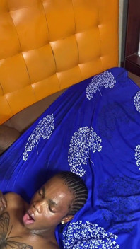Ganzer Clip von mir, von drei geschwärzten nigerianischen männern gefickt zu werden