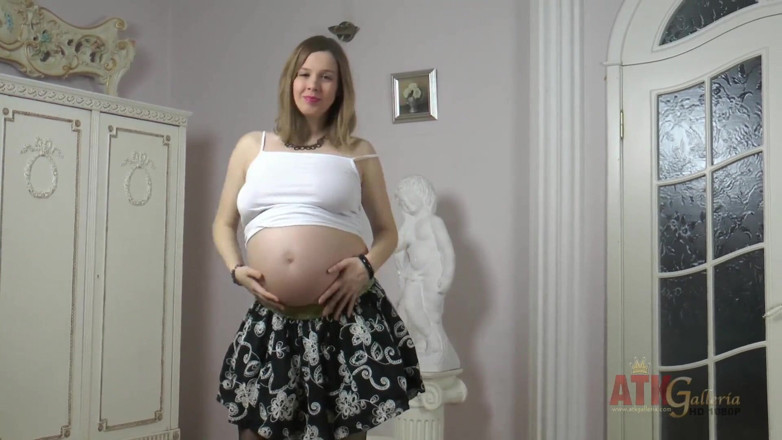 ATK Fans (Solo): Pregnant Lina at pussy play
