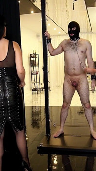 Nữ hoàng Ballbusting