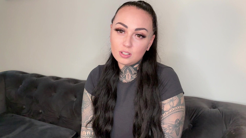 Miss Valentina: 그녀의 등 뒤에서