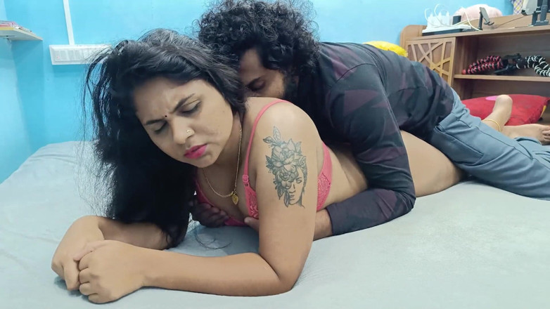 Vaigavarun45: Henjutan Bikkini Panas Pasangan Desi India Dengan Blowjob Dan Menjilat...