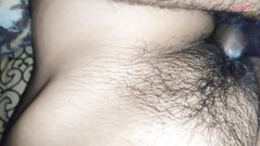 Johnny Jr.: Šukání na dobrou noc pro moji nepálskou manželku