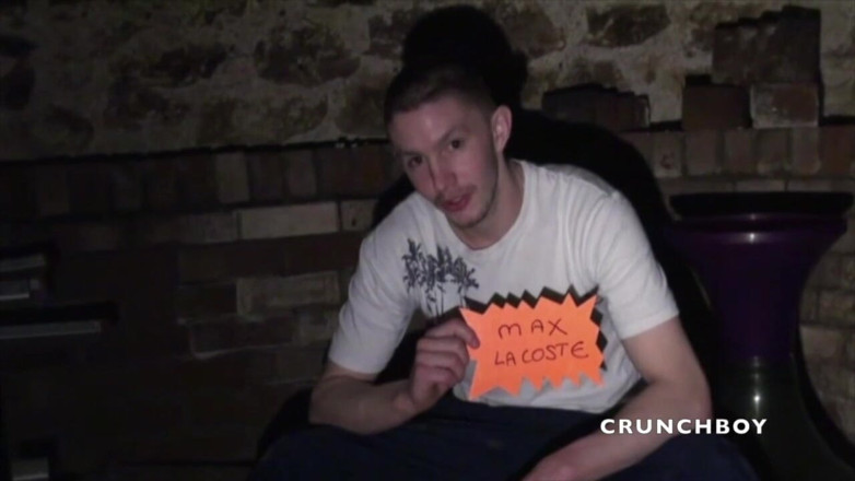 FRENCH AMATORS SEXTAPES: Děvka twink použitá v jockstrap a teniskách humliation od padoucha