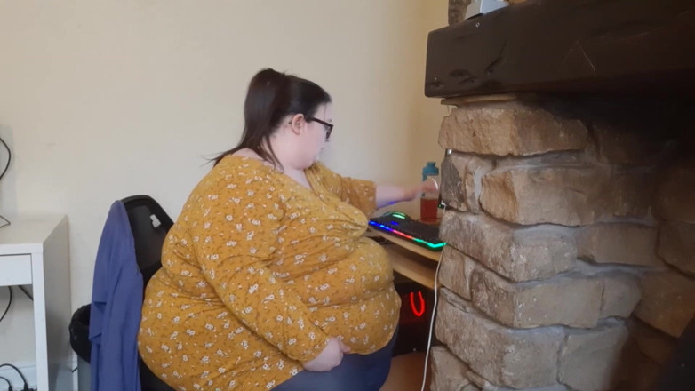 SSBBWLadyBrads: İş yerindeki en şişman kız - mücadele ediyor