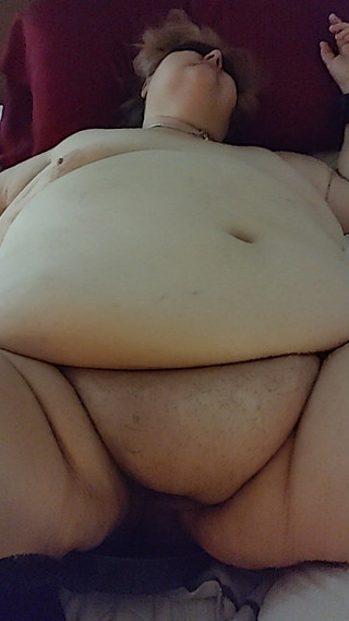 BBW nurse Vicki adventures with friends: मेरी मोटी परिपक्व बालों वाली चूत का क्लोज अप!