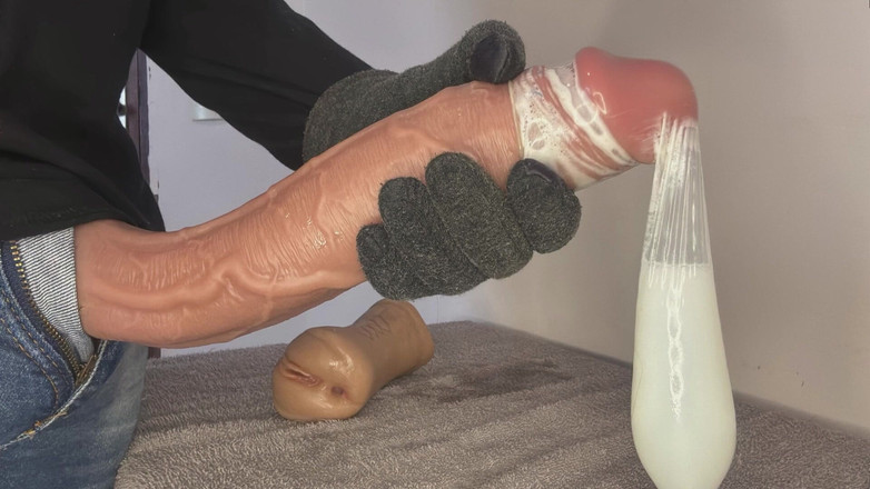 Greedy truck: Diferența de mărime între pula prietenului și pula iubitului. Îi place pula mică!