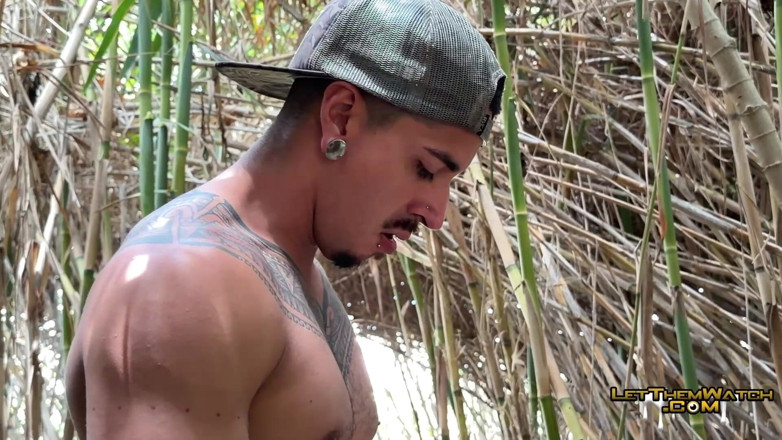 Let them watch: Berkongkek di luar pantai Sean Zevran mengambil zakar mentah dengan...