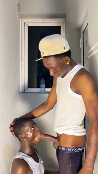 Twink seksi dikongkek batang besar