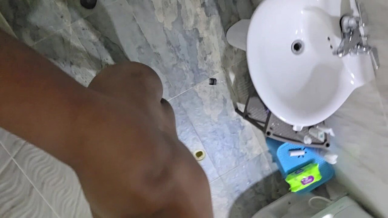 Deiby Latino: Young Femboy with Huge Buttocks in the Bathroom