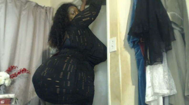 Legendary Booty Overdose: Зрелая толстушка трясет ее толстой сочной попкой