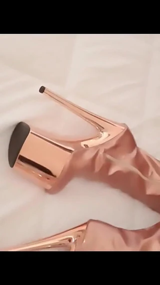 LauraOnHeels: Gold Knee High Boots, Fishnet Stockings, Micro Skirt and a...