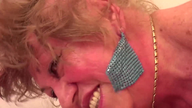 Mature Climax - 100% Mature Videos: Mijn poesje is nog steeds nat, neuk haar alsjeblieft weer