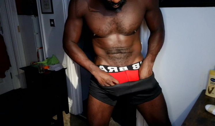 MrMagicDevil: Vestindo Meu Short Preto, Com Uma Surpresa Revelada No Final....