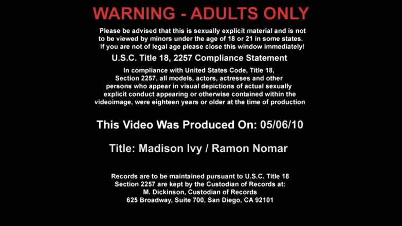 Naughty America: शरारती अमेरिका ग्राहक madison ivy अपनी पियर्सिंग के साथ जिम में चुदाई कर रही है