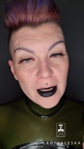 Lady Valeska: Getting my lips ready for my date