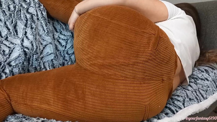 Your fantasy studio: Prdy velkého zadku v manžílčích kalhotách