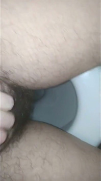 Pissing z hustého bobru Zlatý déšť Zblízka - Ginnagg