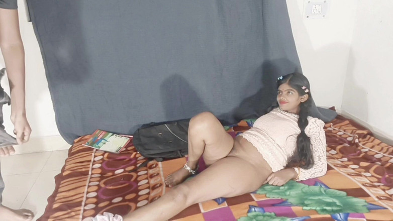Vija: Indisch studentenmeisje neukt HD-videoporno