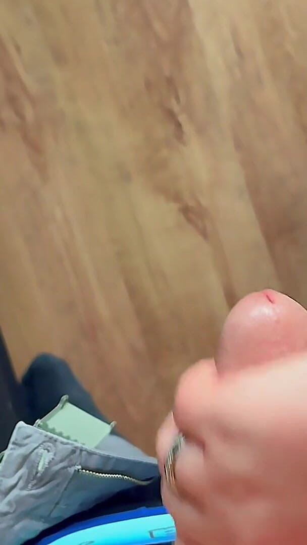 POV Handjob Cumshot Real Amateur Close up (Princess Jeanne)