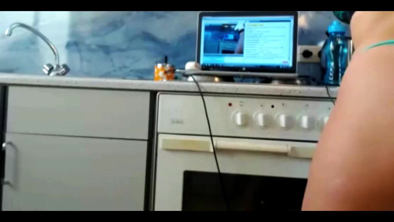 Sexydea: Mädchen sexydea squirtet auf live-webcam