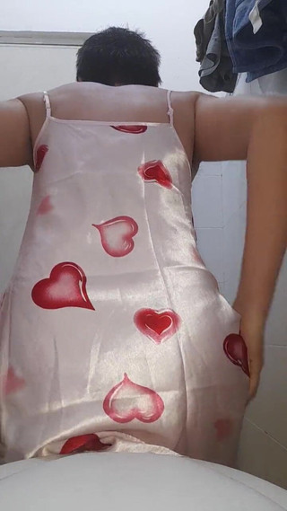 Naomisinka: Güzel saten iç çamaşırlı boşalma zevki