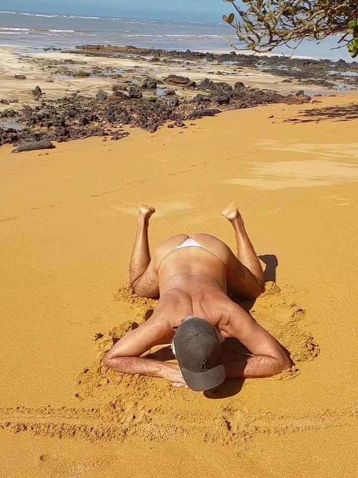 Ladysilvas: Ladysilva travestito mostra il suo culo caldo in mutandine sulla...