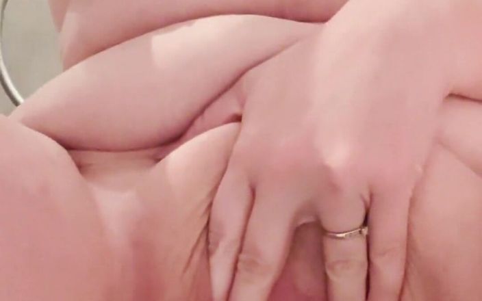 Naughty Mila: For all my pee loving subs