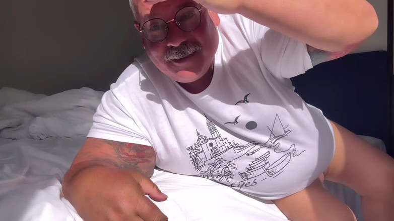 Hand-Free-Daddy-Chub: Giant Belly and Man Boobs with a Gorgeous Fat Cucumber