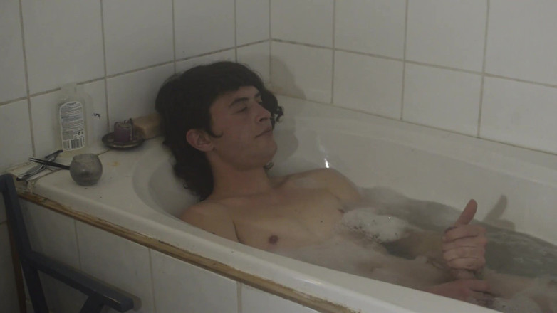 Sara B: Non-binary taking bath, smoking and jerking