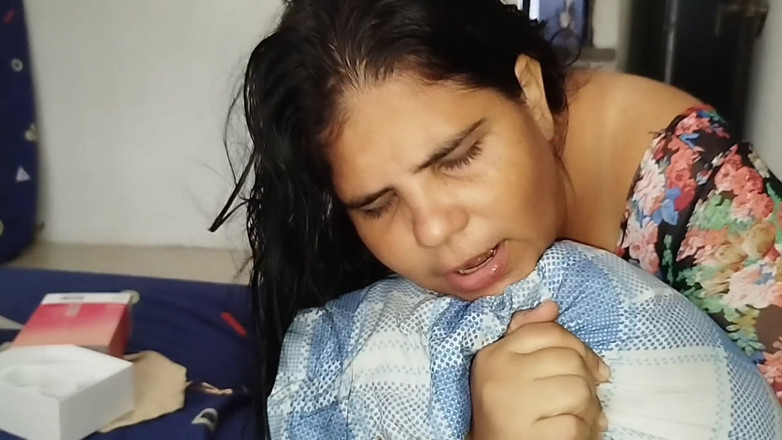 Adribella69: Mój przyrodni brat daje mi zabawkę i w końcu używam...