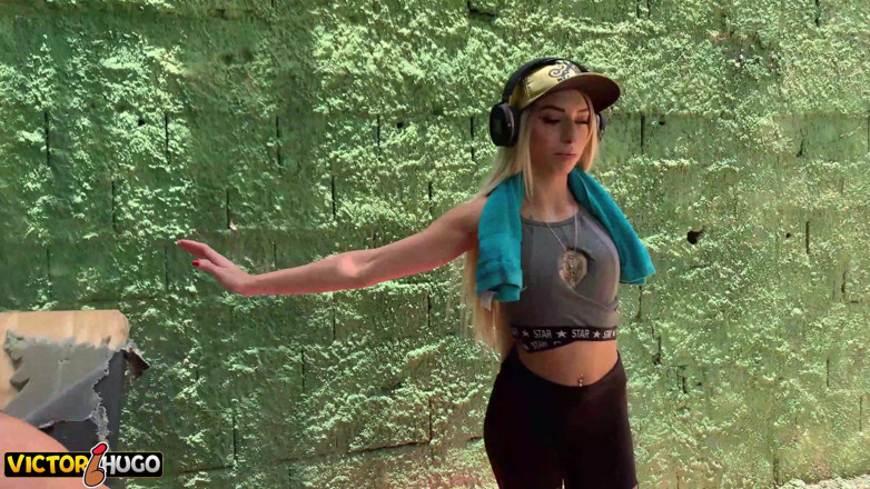 VictorHugo: Sex v tělocvičně doma