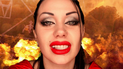 Goddess Misha Goldy: Bir şeytanın içinde! Yutma fetişi!