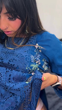 Пакистанская бхабхи Aaliyah Yasin трет ее киску, пока она не кончит