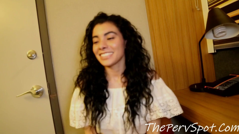 The Perv Empire: Maya Morena gibt einen tollen blowjob &amp; bekommt eine enge muschi...