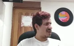 Domi si masturba in ufficio