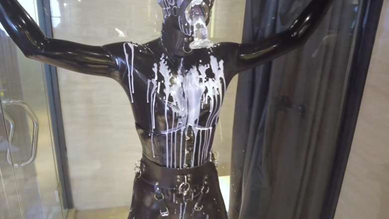 Aisan girl bondage: Mz20 - la ragazza in abiti in lattice rinchiusa in una...