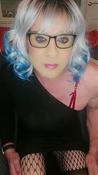Travestiet Juniper Beri Leeds Yorkshire UK