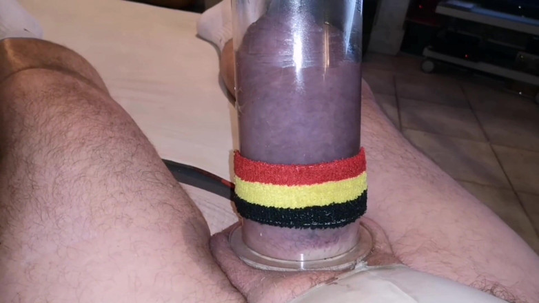 Monster_Meat_: Bölüm 2/silikon yarağımın içine glikoz nasıl pompalarım
