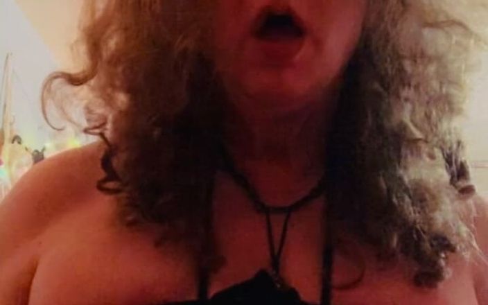 Kellie Kumcatcher: Sexy Trans Slut Playing with Her Beautiful Nipples