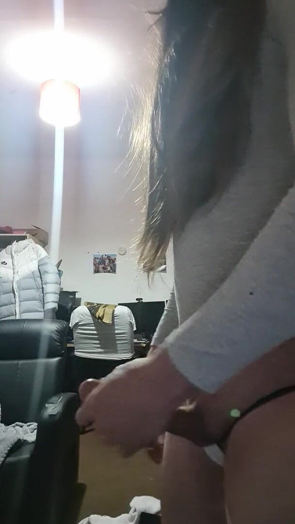 CHLOEcumFUCKme: Chole's cumshot