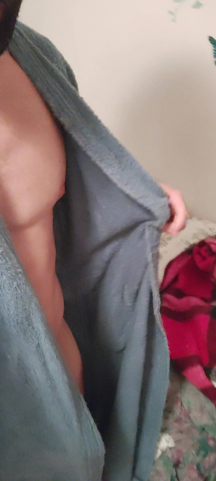 Shabah: 洗完澡后我感觉很新鲜，以至于变得很难。。Hope没有表现出太多