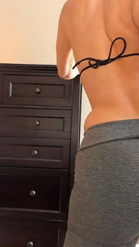 Hotwife sebenar Camgirl Jess Ryan Twerking dan Seluar Yoga