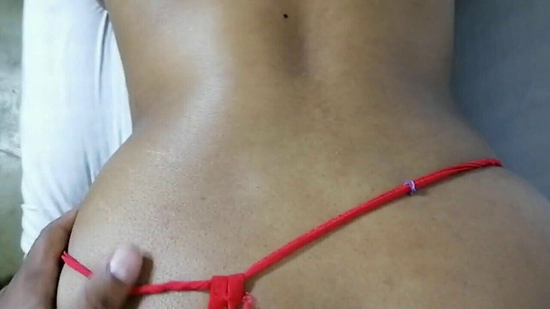 Miya White: Pelakon Miya White dihimpit buah dada besarnya dan dihisap oleh...