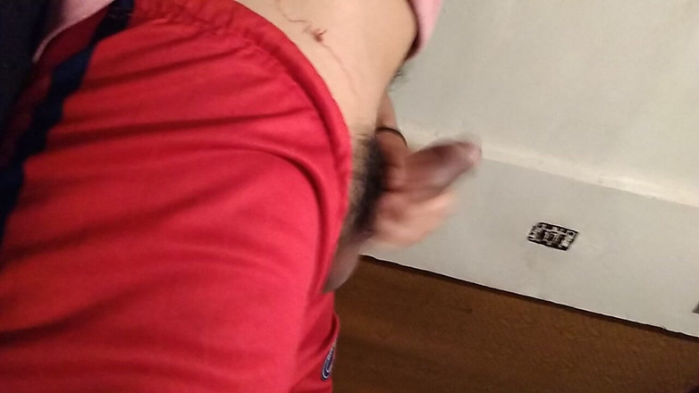 AlexAlejandro13: Orinar en cuarto de baño caliente