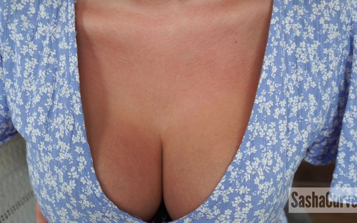 Sasha Curves: Smög och klämdes sedan mellan styvmors klyvning