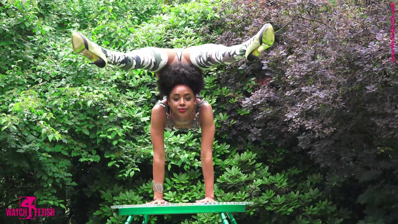 Gymnastic: 야외에서 곡예