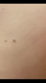 希望你喜欢我的红色大假阳具轻松地滑上我的菊花