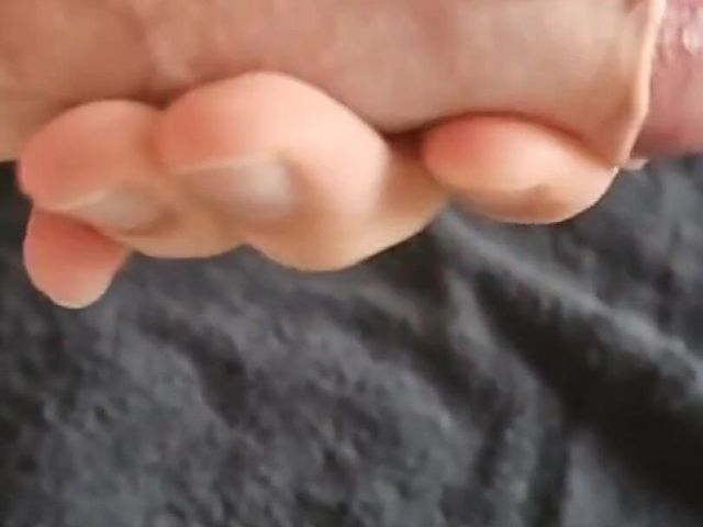 Huge Cumshot! Would You Take It? (Gnirlo)