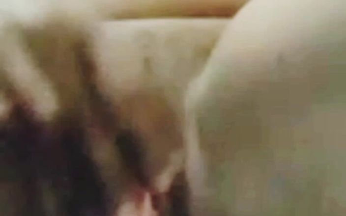 Me and my new slut: În sfârșit, ea ejaculează, orgasm de la masturbare reciprocă