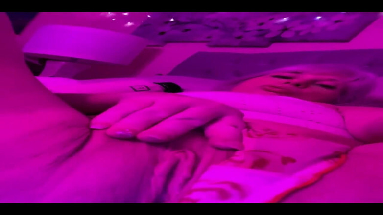 PaintedRose: Pizda a cui e asta? Este al meu, dar pot...